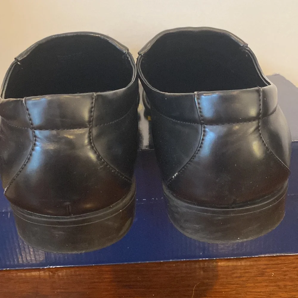 14;09 - Kenneth Cole Unlisted Slip on Loafers